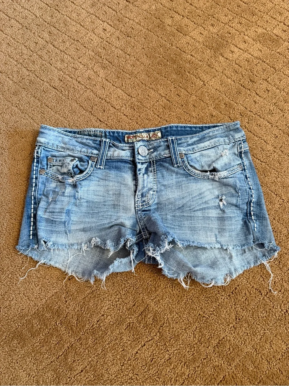 BKE Low Rise Cutoff Medium Wash Distressed Denim Shorts Women’s Size 28